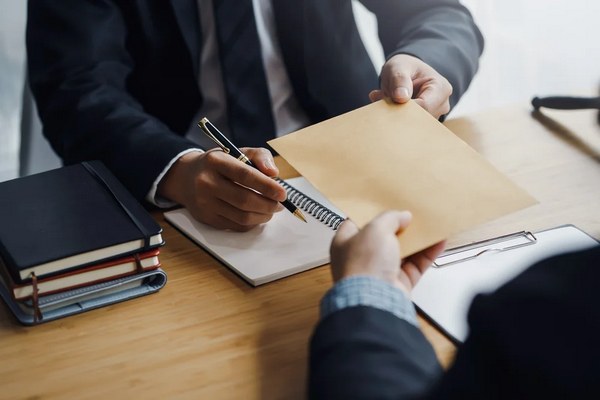وکیل طرح صنعتی و وظایف آن