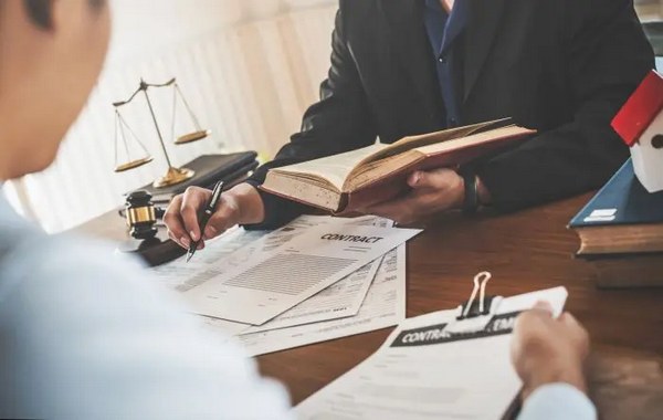 وکیل دفاع از طرح صنعتی